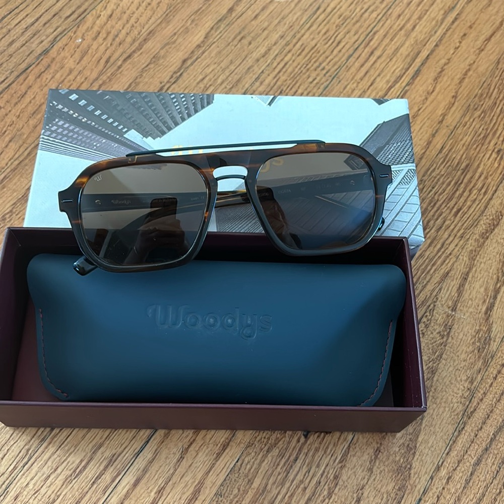 Woodys aviator
